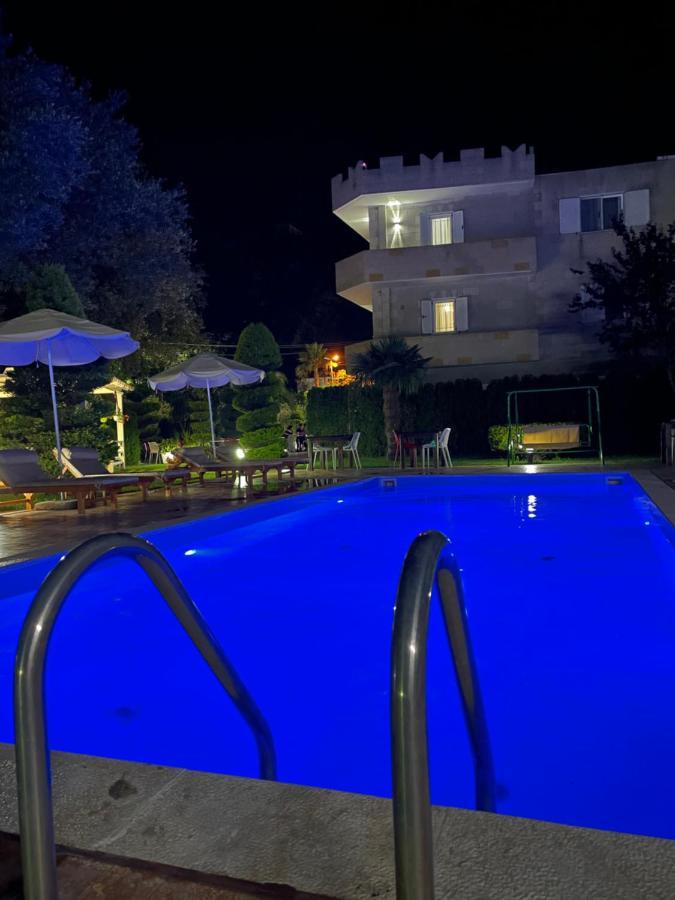 בורש Vila Florika Hotel מראה חיצוני תמונה