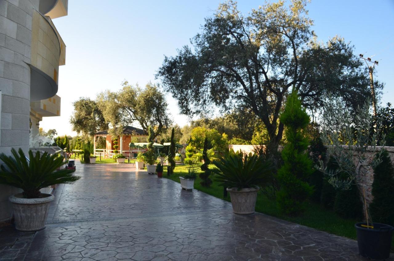 בורש Vila Florika Hotel מראה חיצוני תמונה